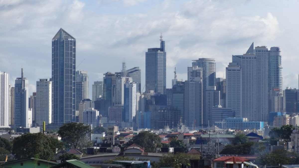 IMF Cuts Philippine Growth Forecast to 3.4% as Weak Q2 and Oil Shock Bite