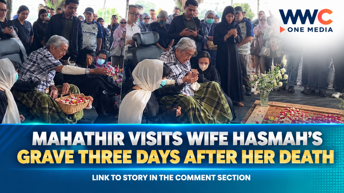 Mahathir Visits Wife Hasmah’s Grave Three Days After Her Death